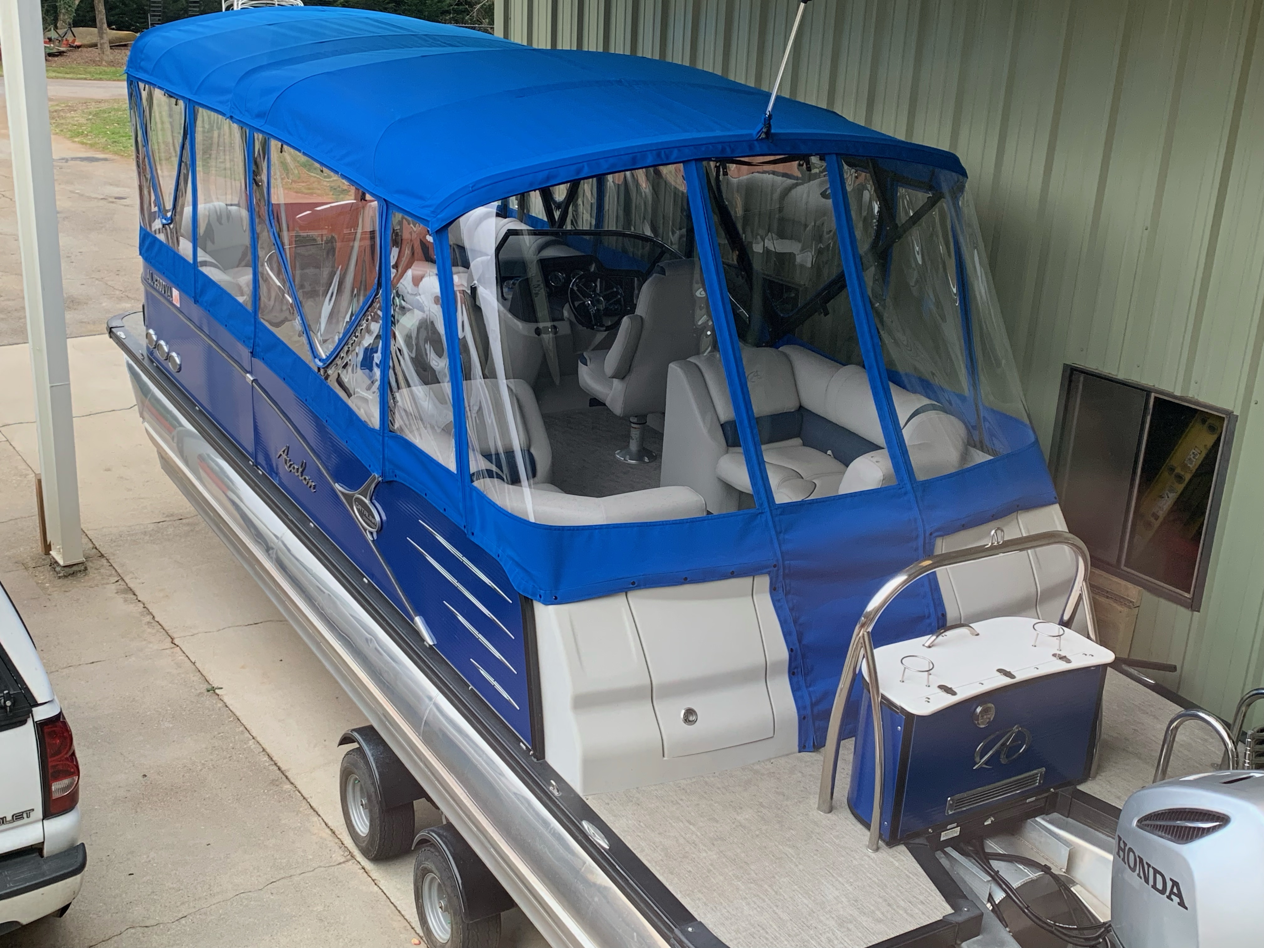 Pontoons canvas